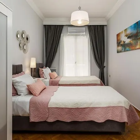 Perfect Location, Amazing View 3 Bedroom Апартаменты
