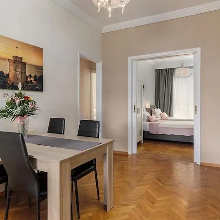 Perfect Location, Amazing View 3 Bedroom Apartament *